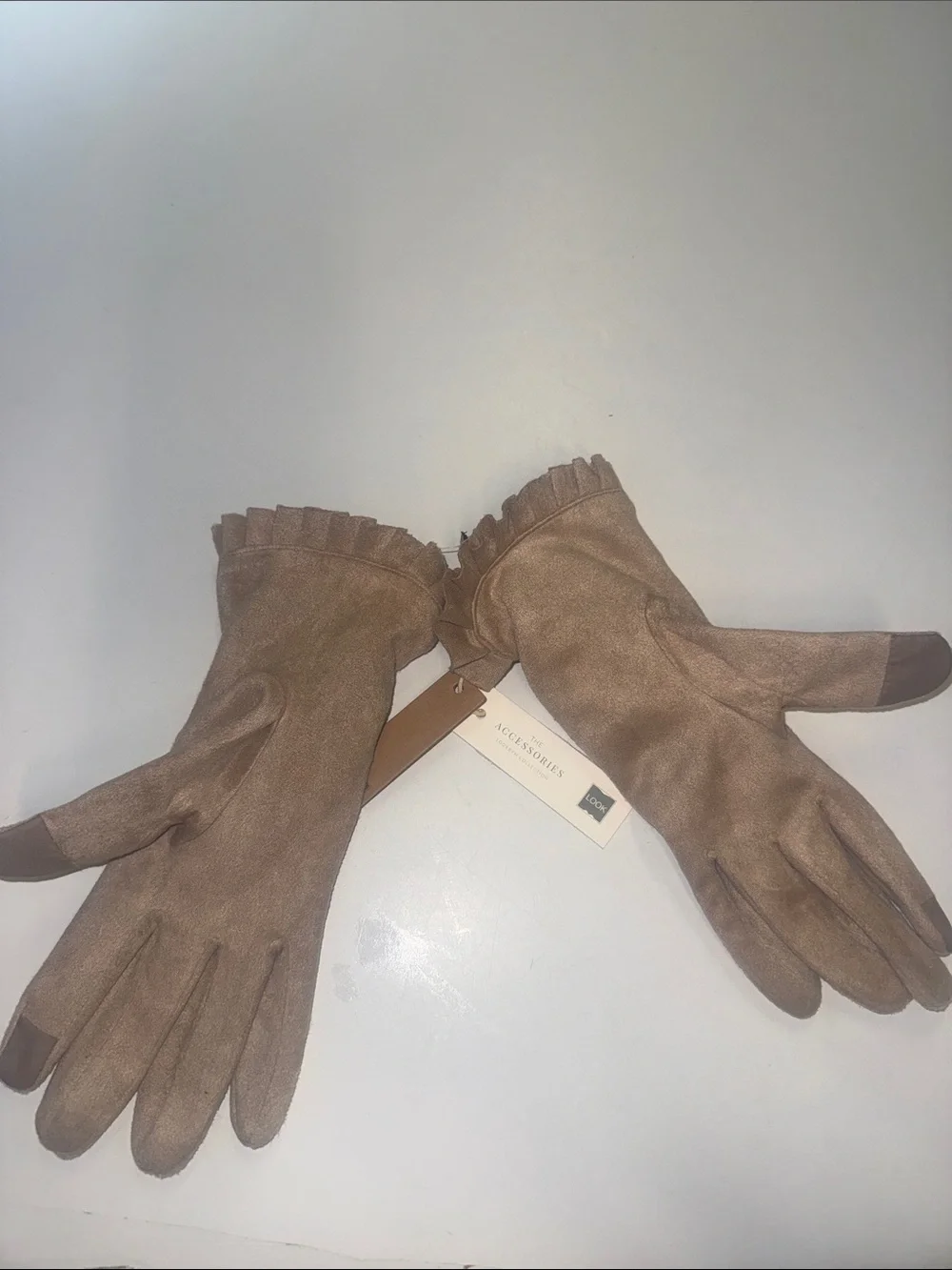 Women’s Tan Ruffle Trim Touchscreen Gloves